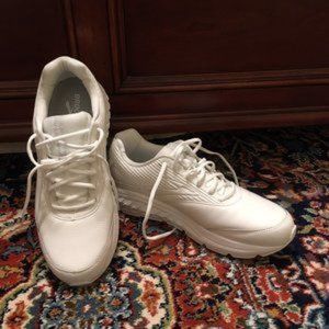 Clearance Again - --Brooks Addiction Walker 2- Men's 14